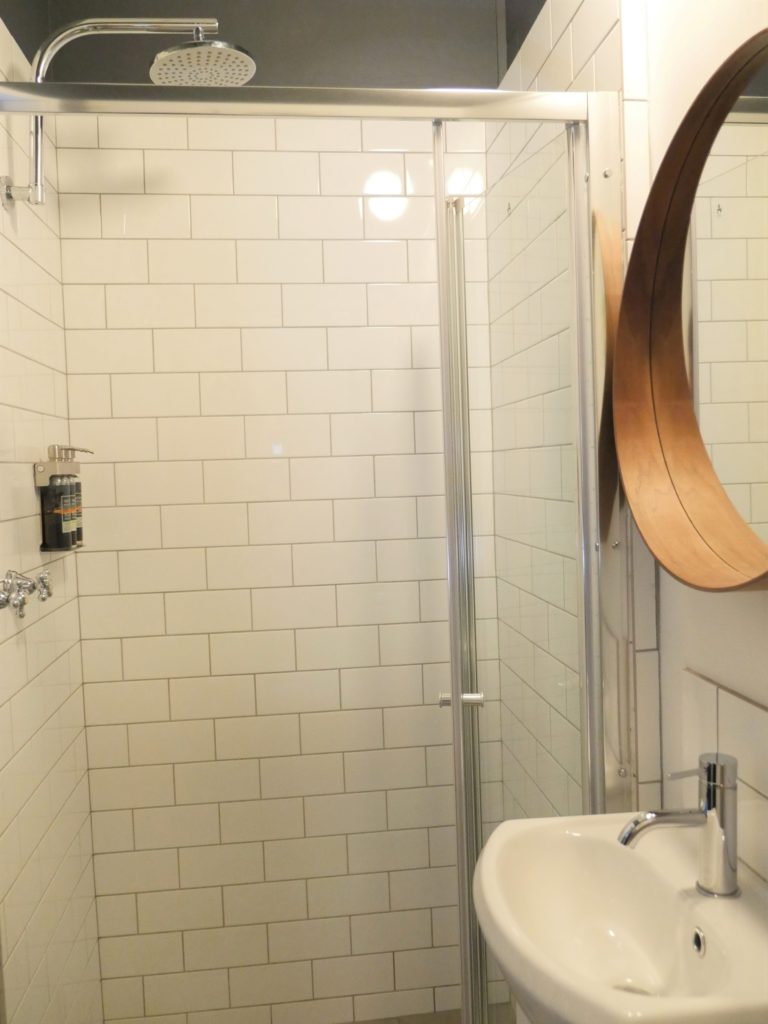 Troldhaugen bathrom 8